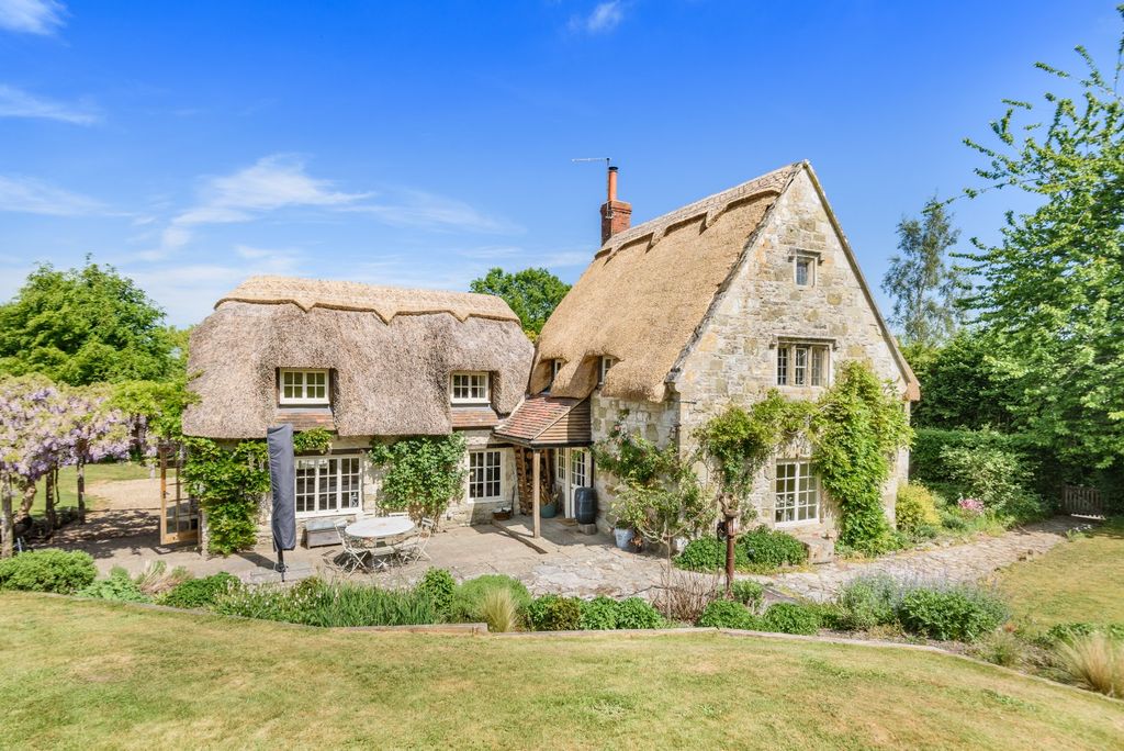 Property photo 1 of 16 Ivy Cottage
