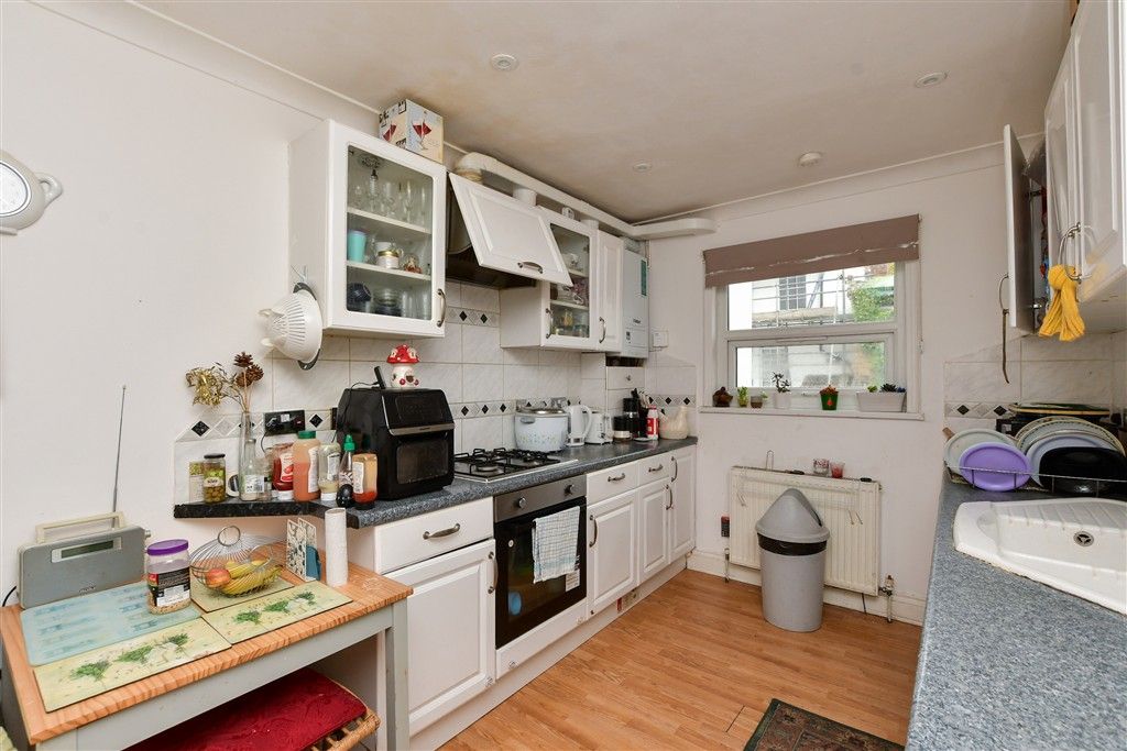 Property photo 2 of 11 Kitchen
