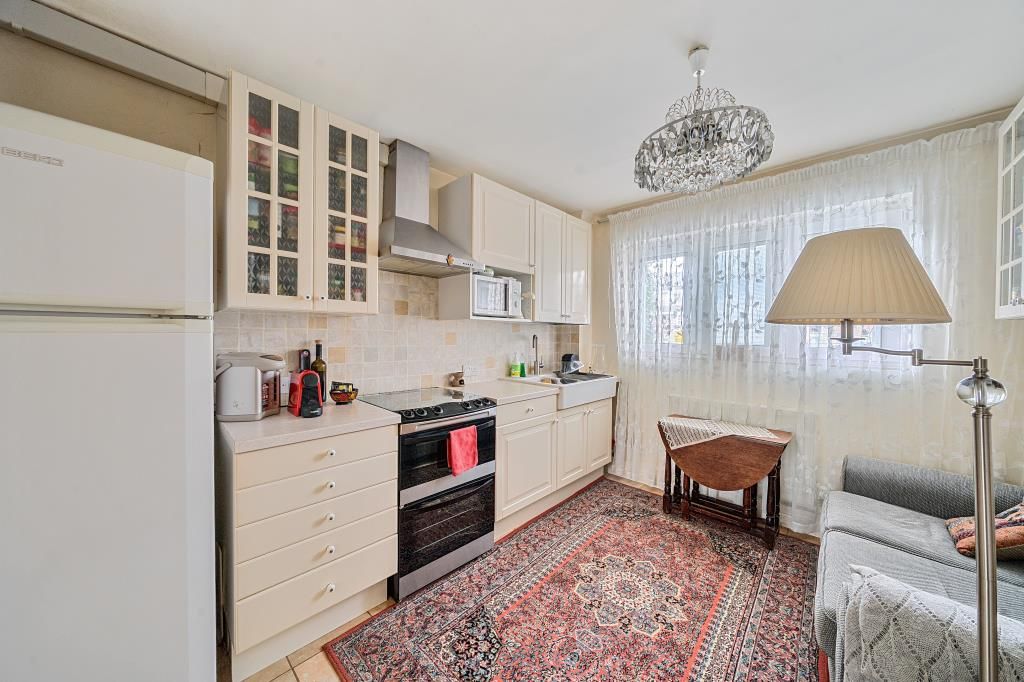 Property photo 3 of 15 Kitchen 1