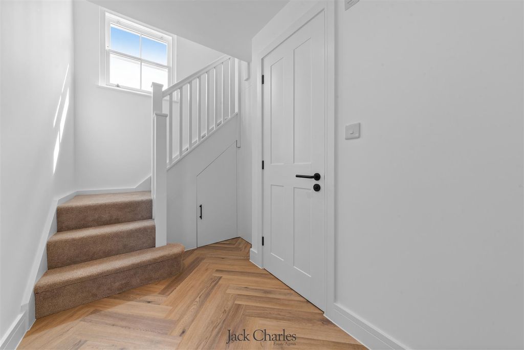 Property photo 2 of 30 St Martins House-43.Jpg