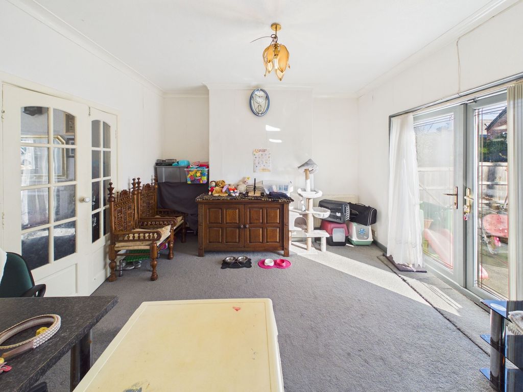 Property photo 3 of 28