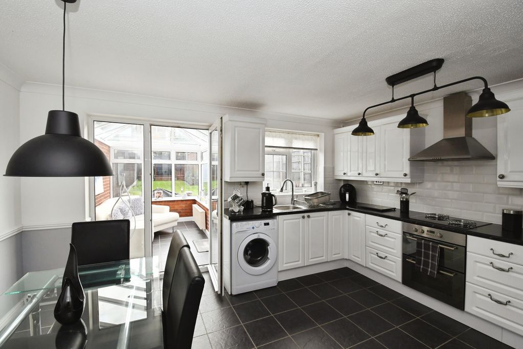 Property photo 1 of 16 Dsc_4212