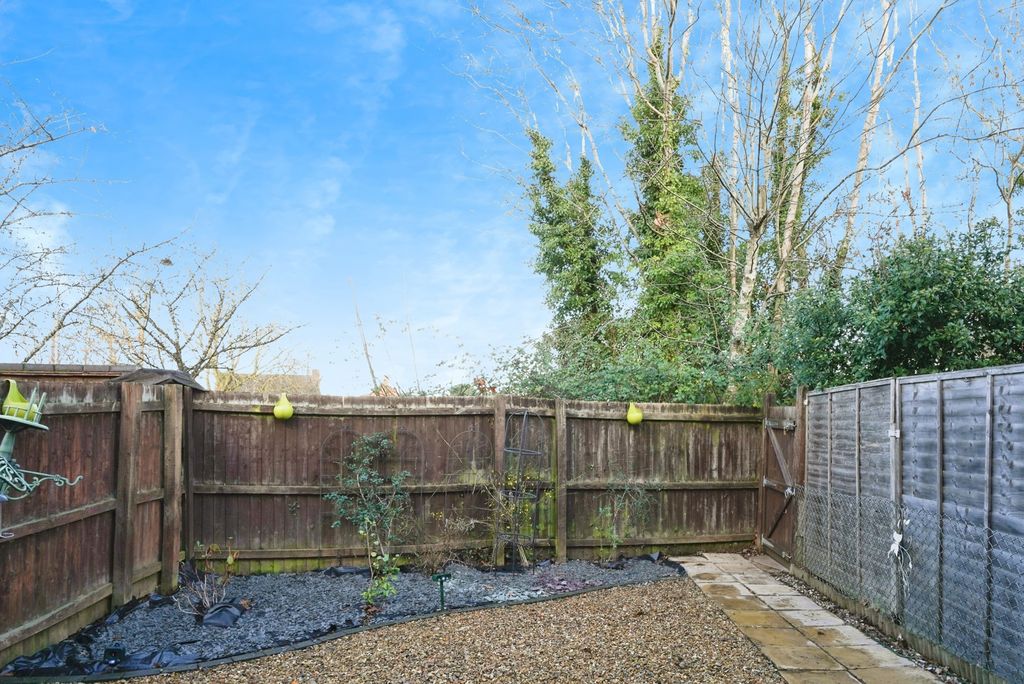 Property photo 2 of 11 Garden