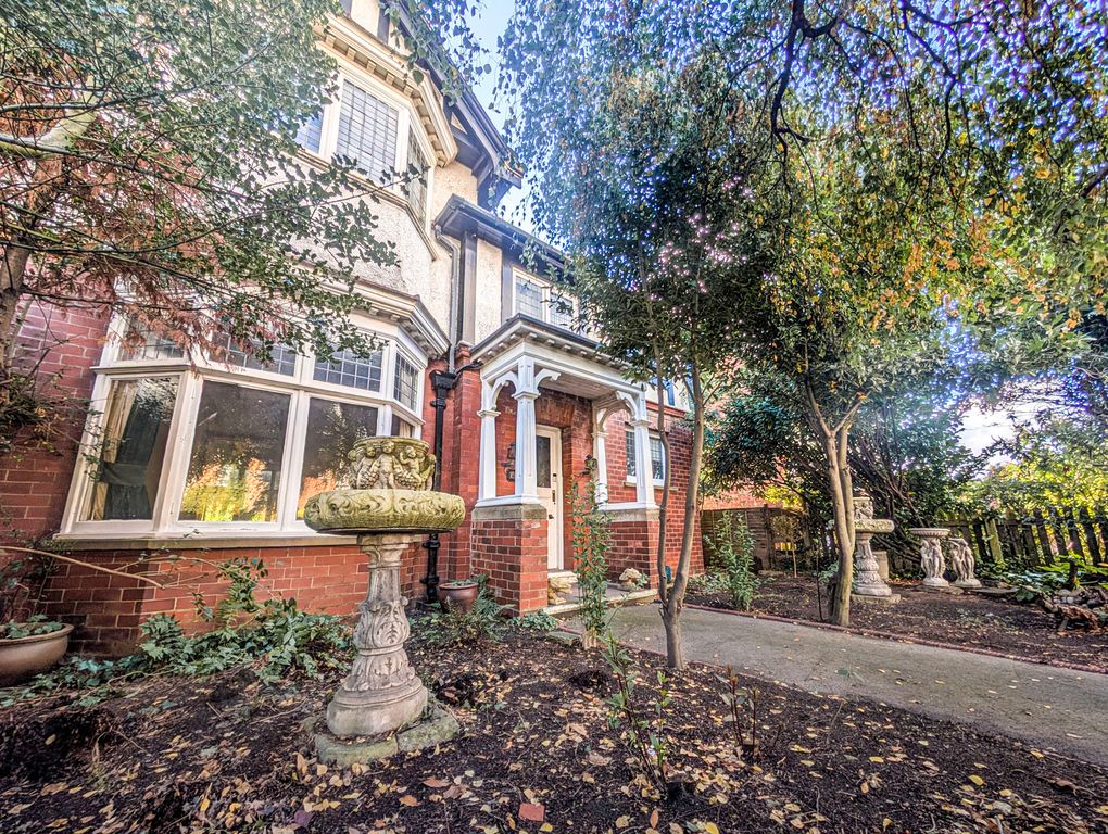 Property photo 1 of 20