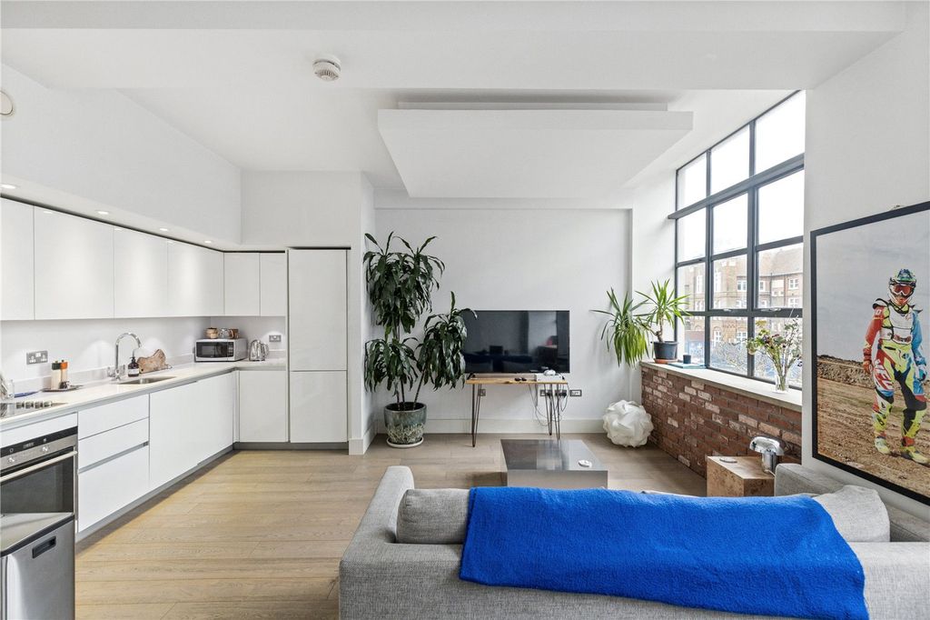 Property photo 3 of 12 Picture No. 13