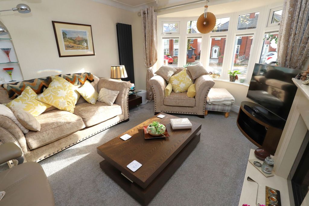 Property photo 3 of 33