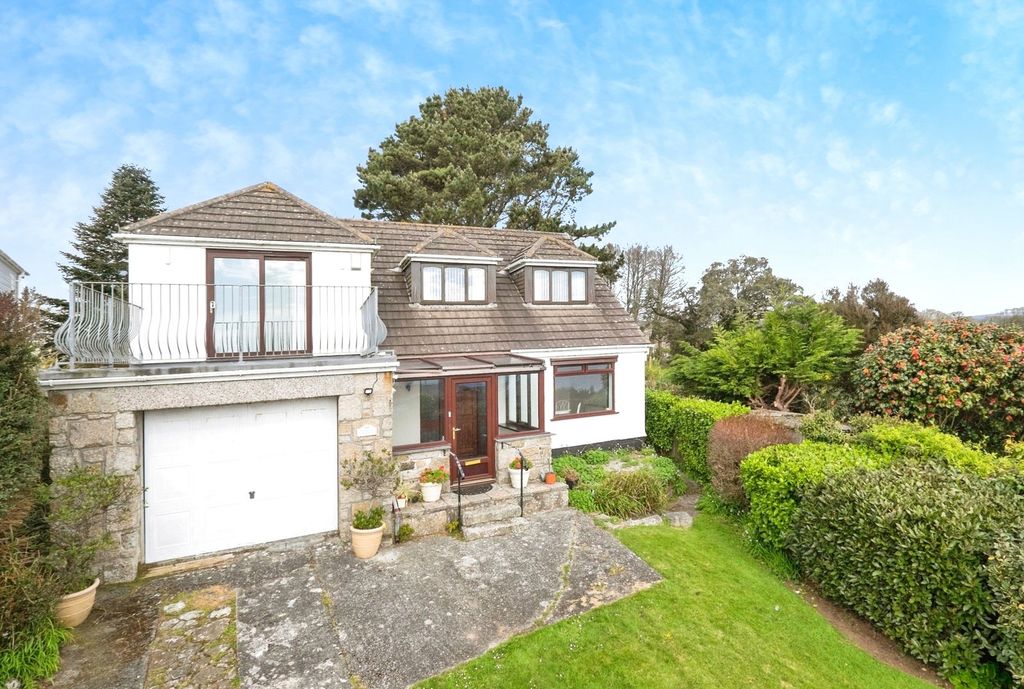 Property photo 3 of 17 Photo