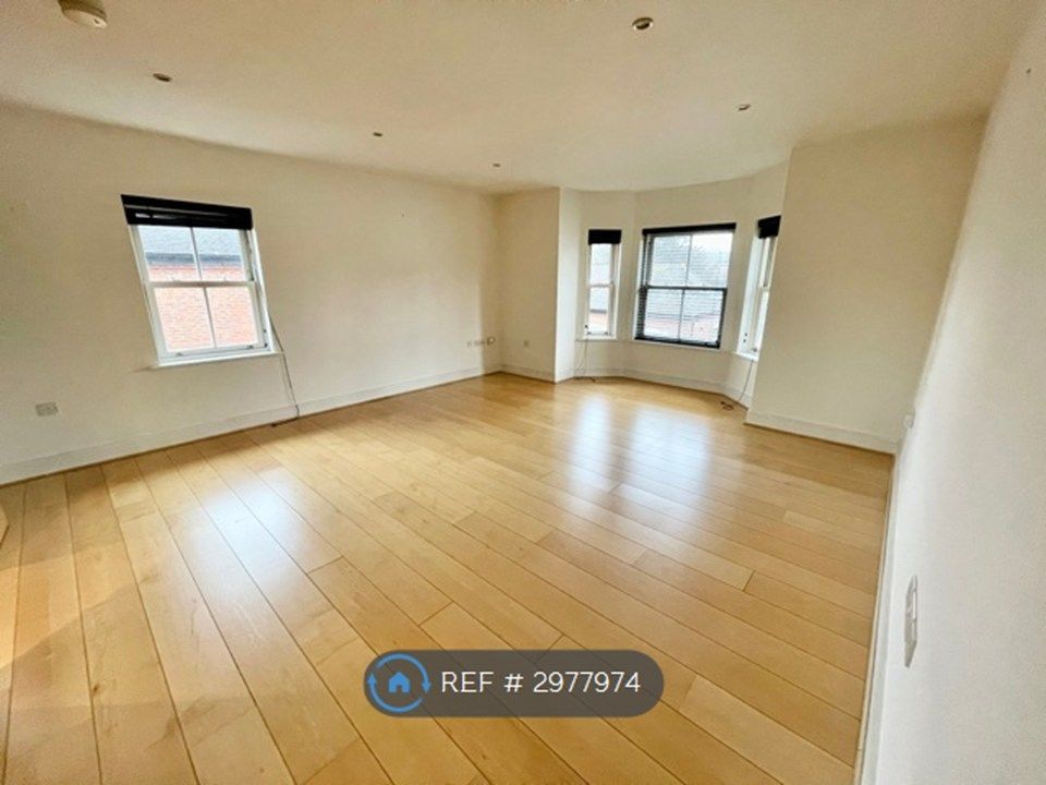 Property photo 2 of 13 Spacious Living /Dinning Room