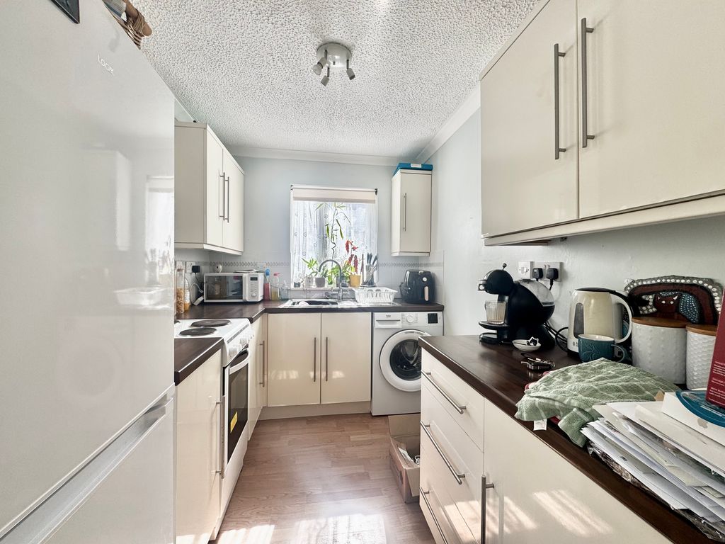 Property photo 3 of 6