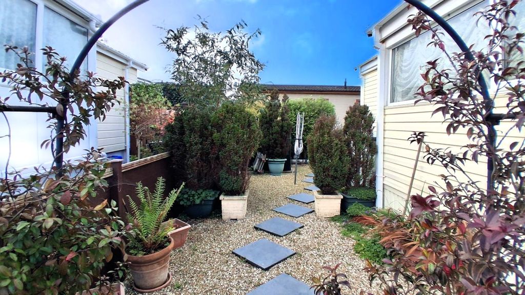 Property photo 2 of 12 Img-20251107-Wa0005