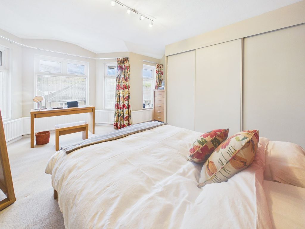 Property photo 3 of 44