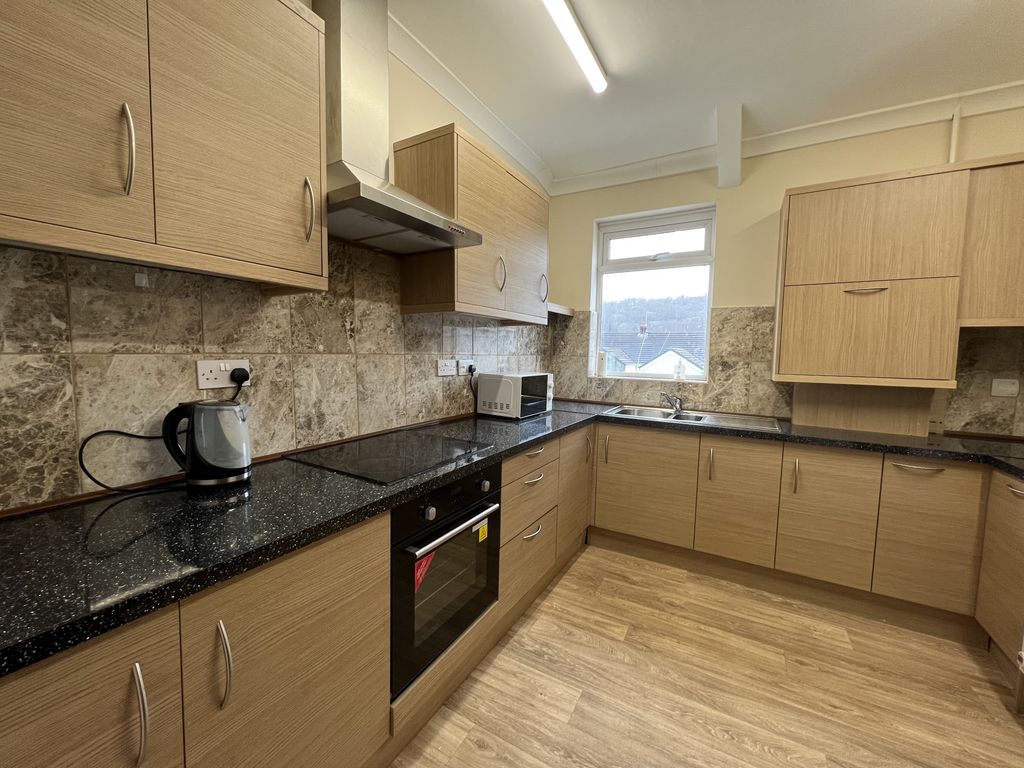 Property photo 1 of 8 Bathroom