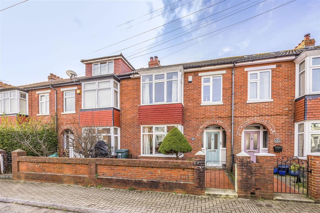 Property photo 1 of 24 4 Colebrook Avenue, Baffins-Porticomarketing-Soldb