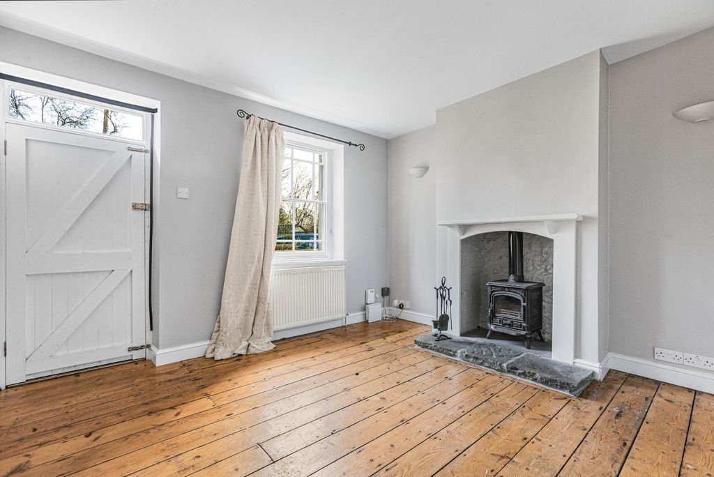 Property photo 2 of 25 Sitting Room