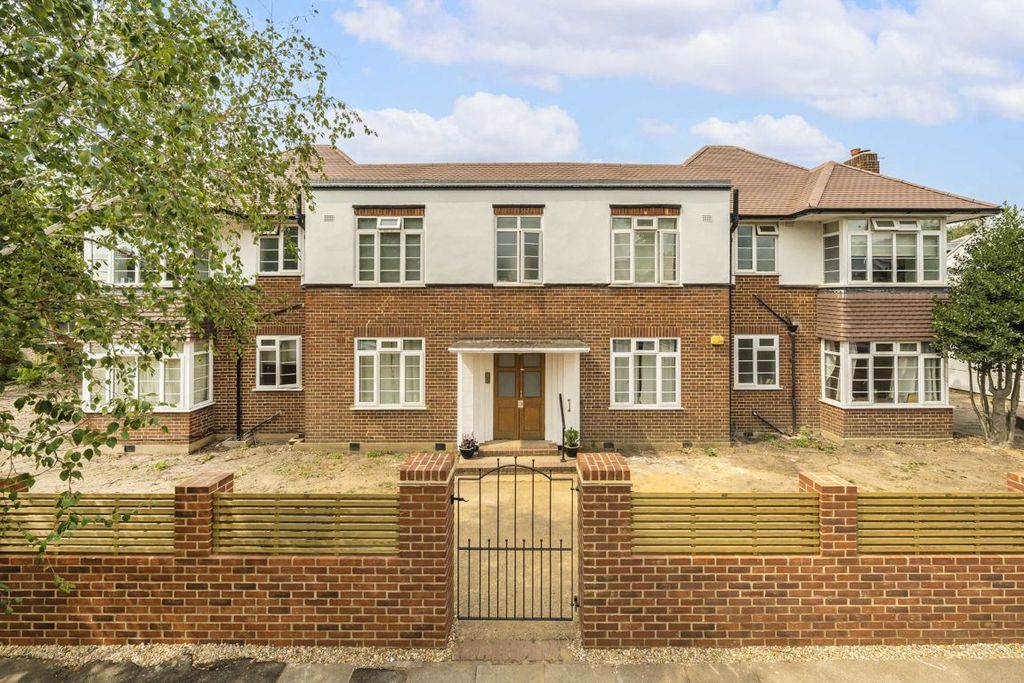 Property photo 1 of 6