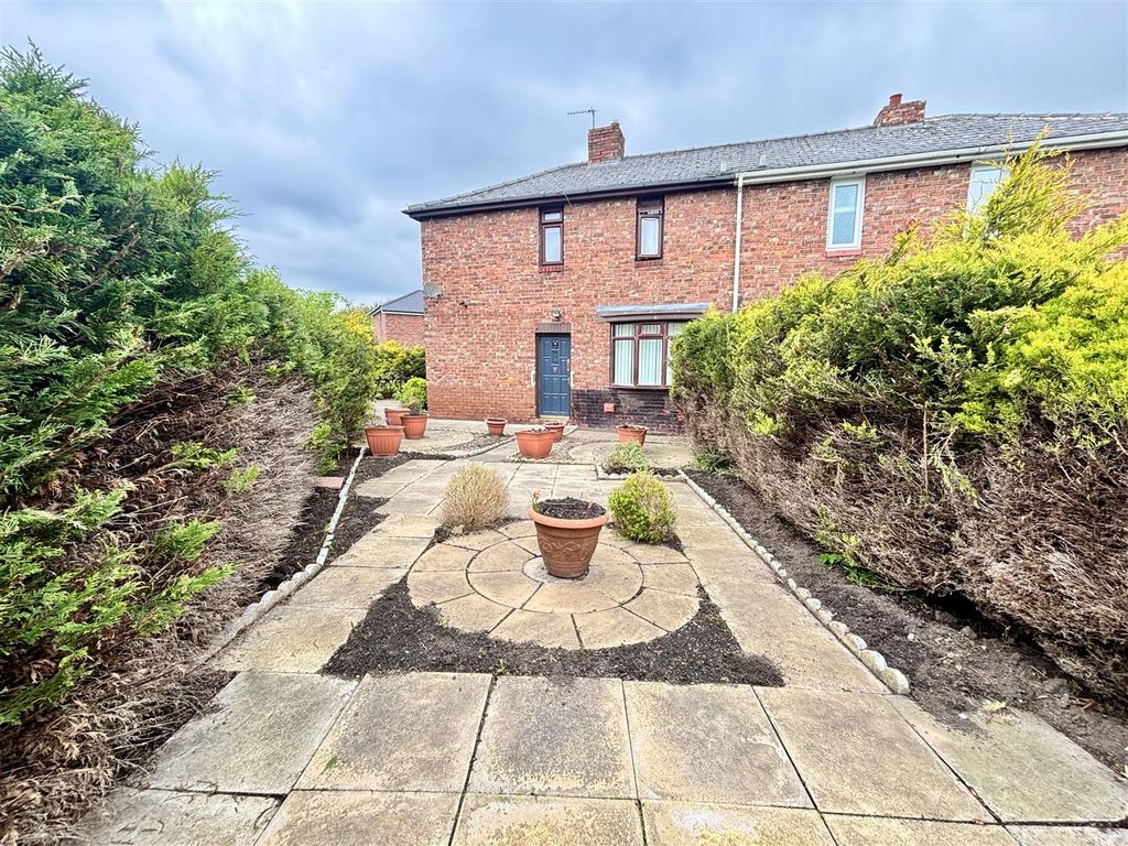 Property photo 1 of 11