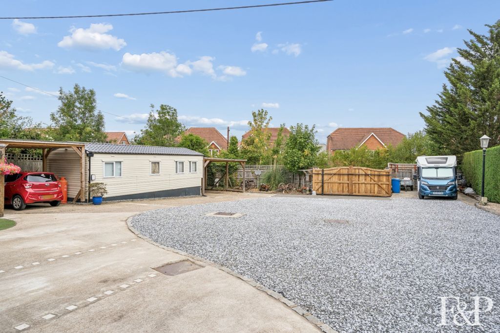 Property photo 3 of 20 4839084