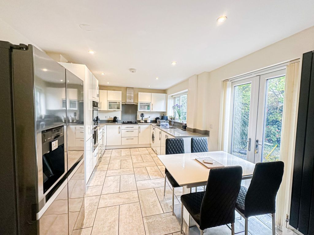 Property photo 2 of 20 Photo 5