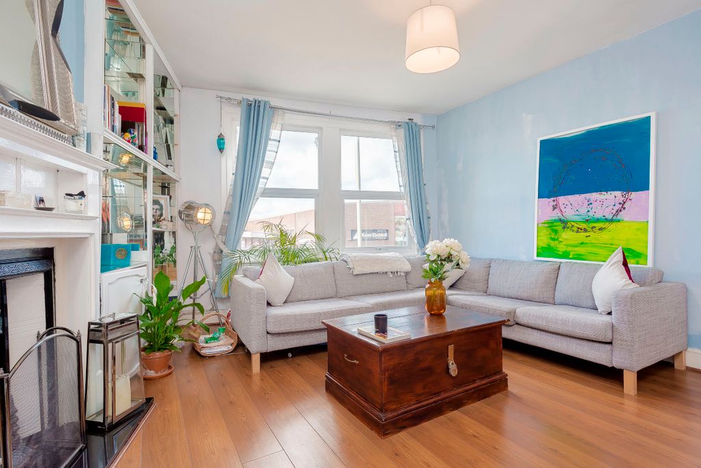 Property photo 3 of 12