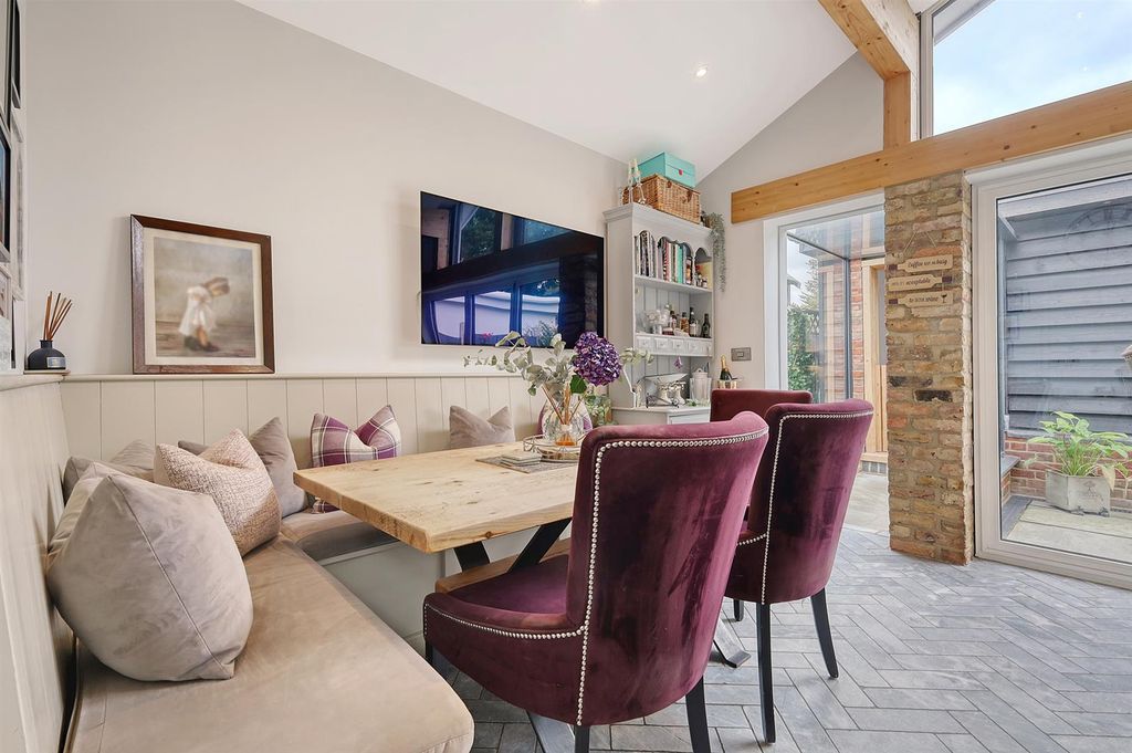 Property photo 1 of 21 19.Jpg