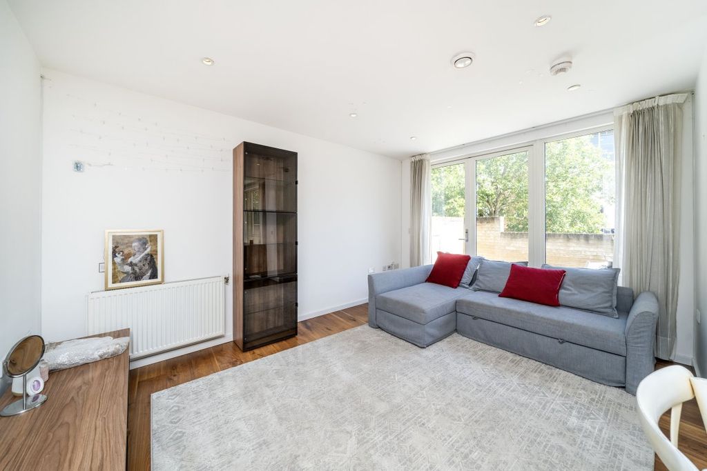 Property photo 3 of 14