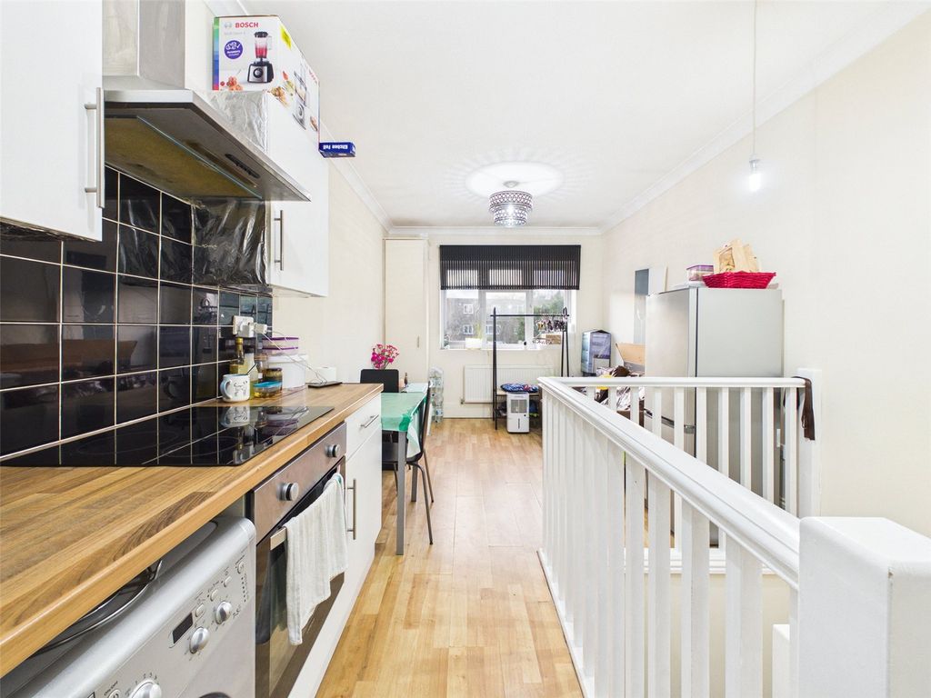 Property photo 2 of 6 Picture No. 10