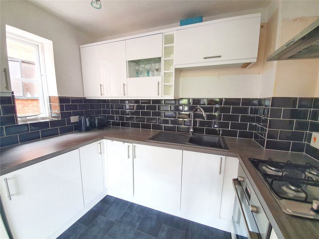 Property photo 3 of 8 Picture No. 22