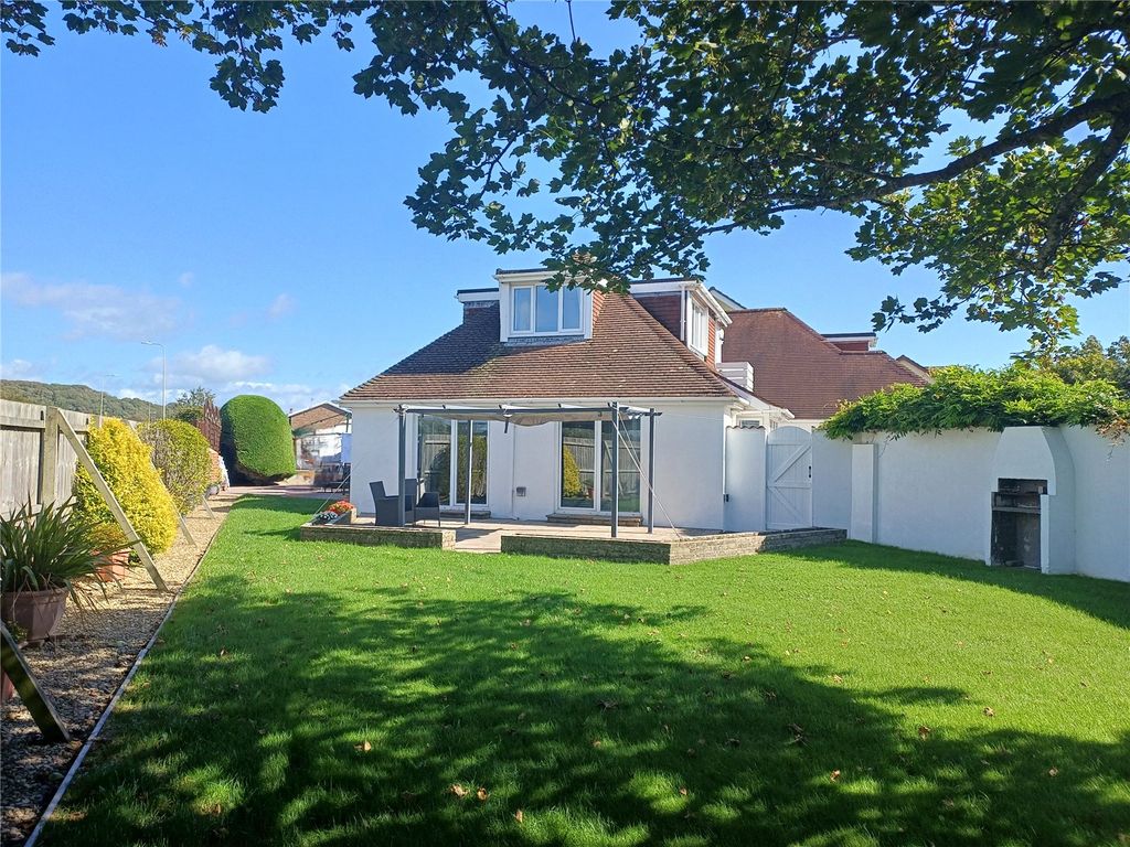 Property photo 2 of 28 Picture No. 55