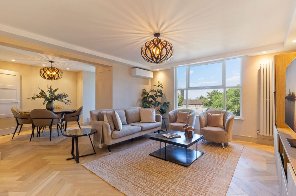 Property photo 1 of 12 Newly Refurbished Apartment In St John's Wood, Nw8