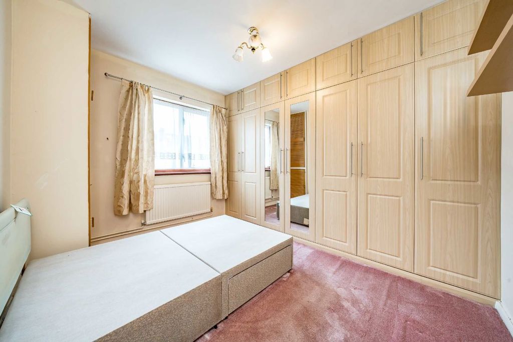 Property photo 2 of 6