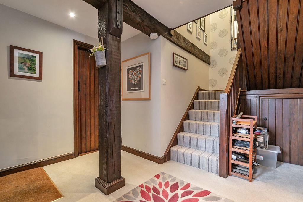 Property photo 3 of 33