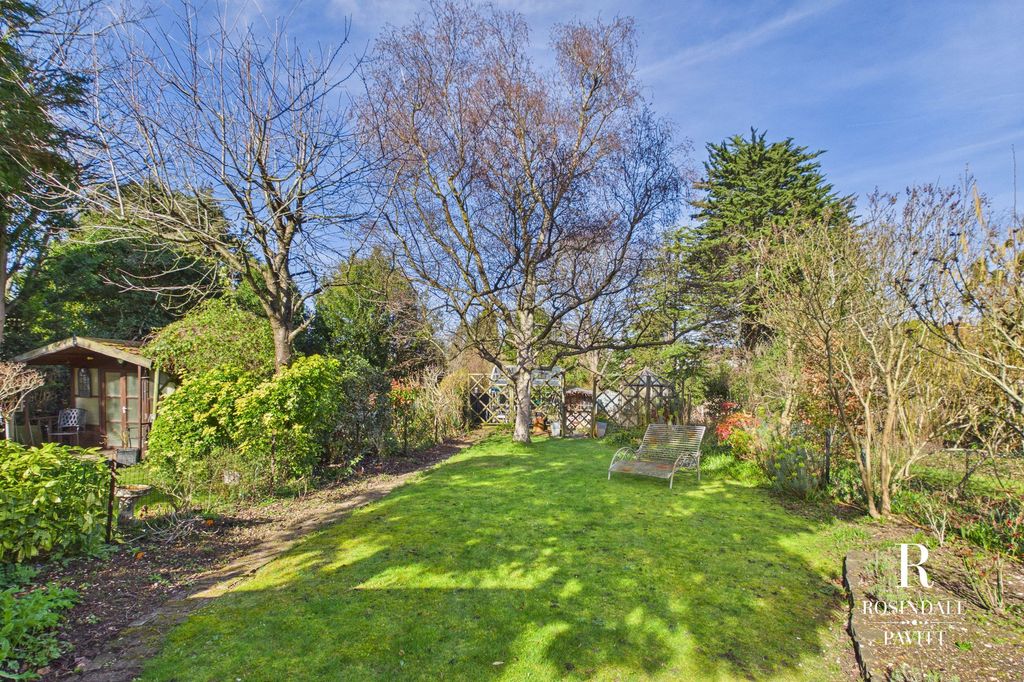 Property photo 2 of 31 2200ft Rear Garden