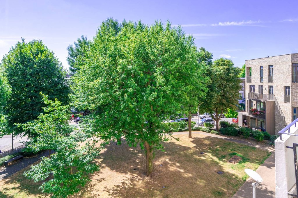 Property photo 3 of 6