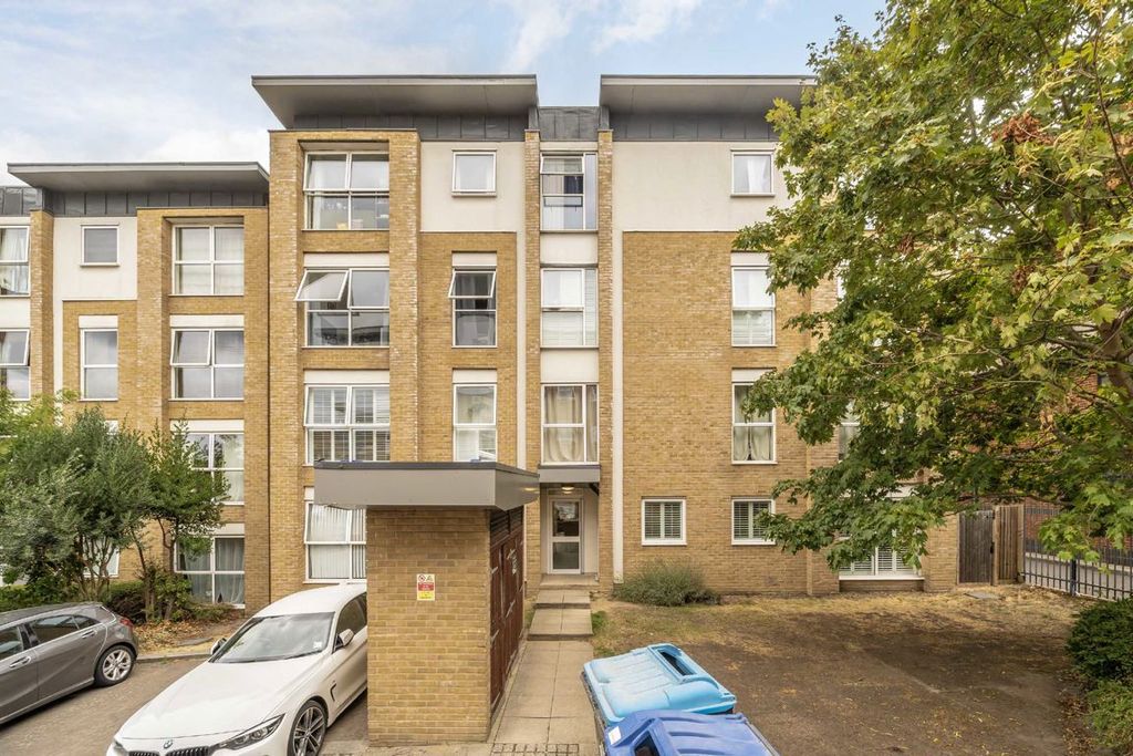 Property photo 1 of 6