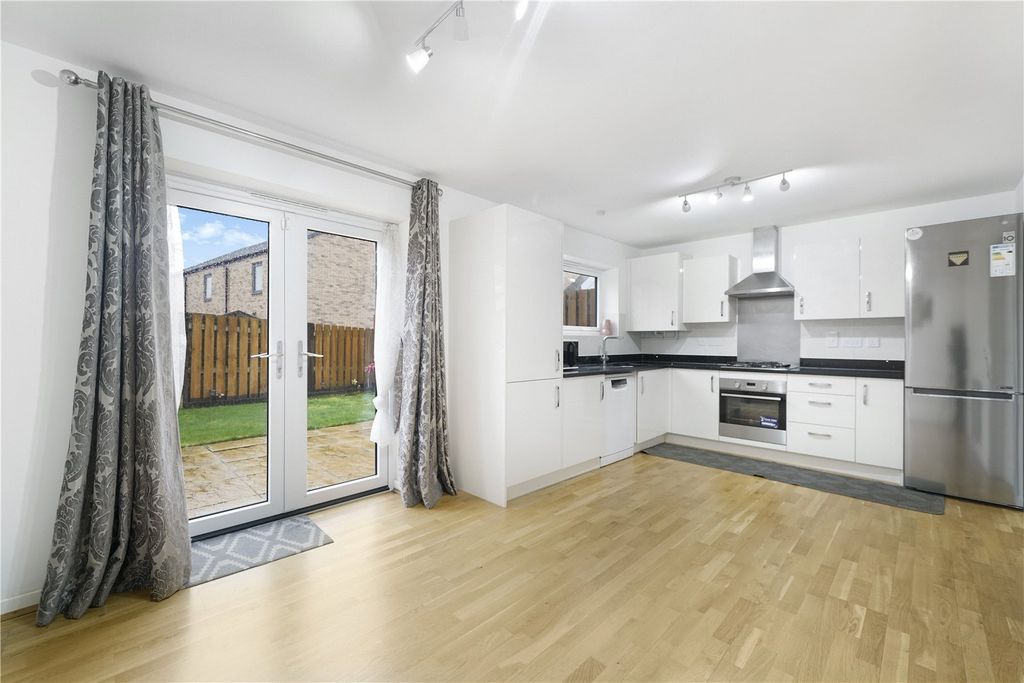 Property photo 2 of 23 Picture No. 24