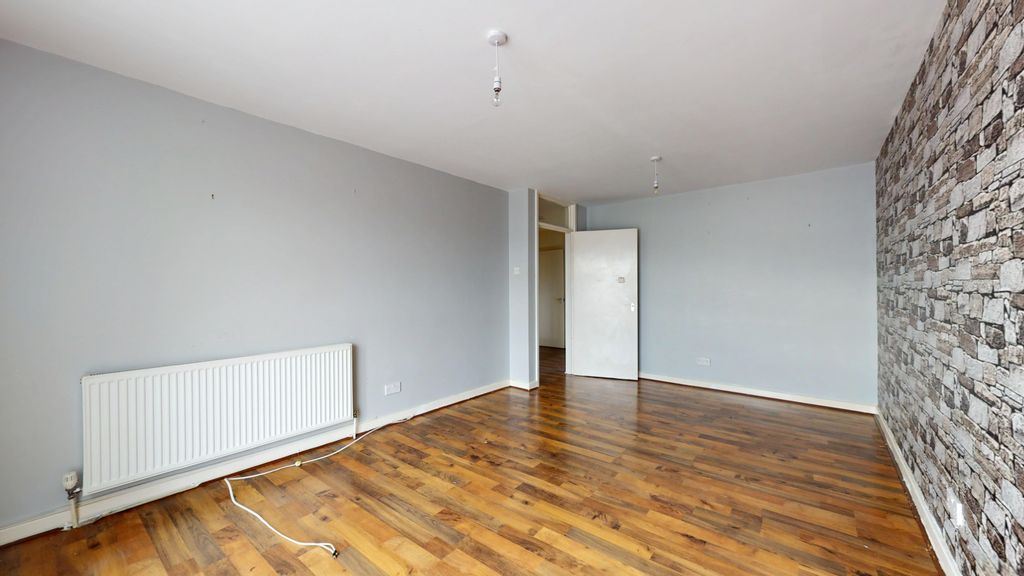 Property photo 3 of 14 72 Knoyle Street, New Cross, London, Se14 6Jy