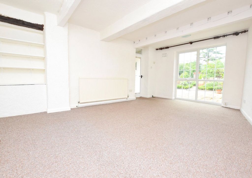 Property photo 2 of 10 Sitting Room