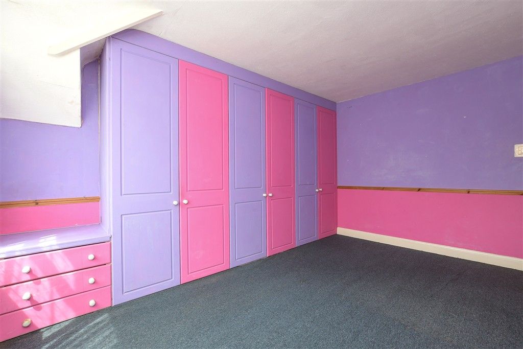 Property photo 3 of 17 Bedroom 1