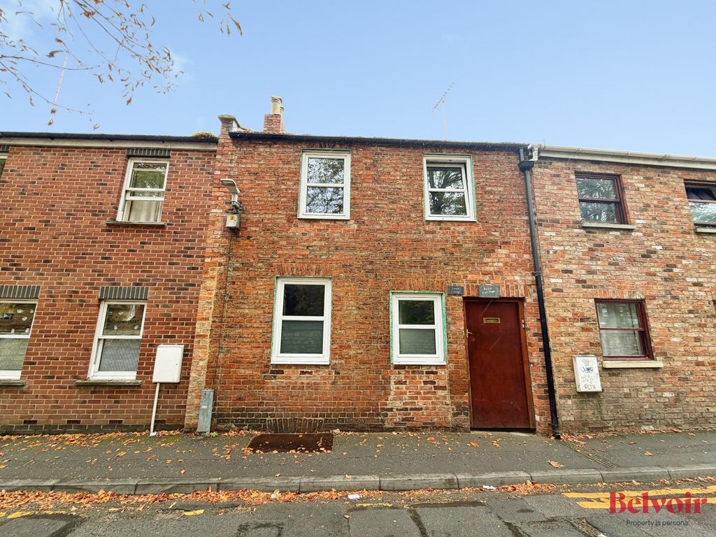 Property photo 1 of 12