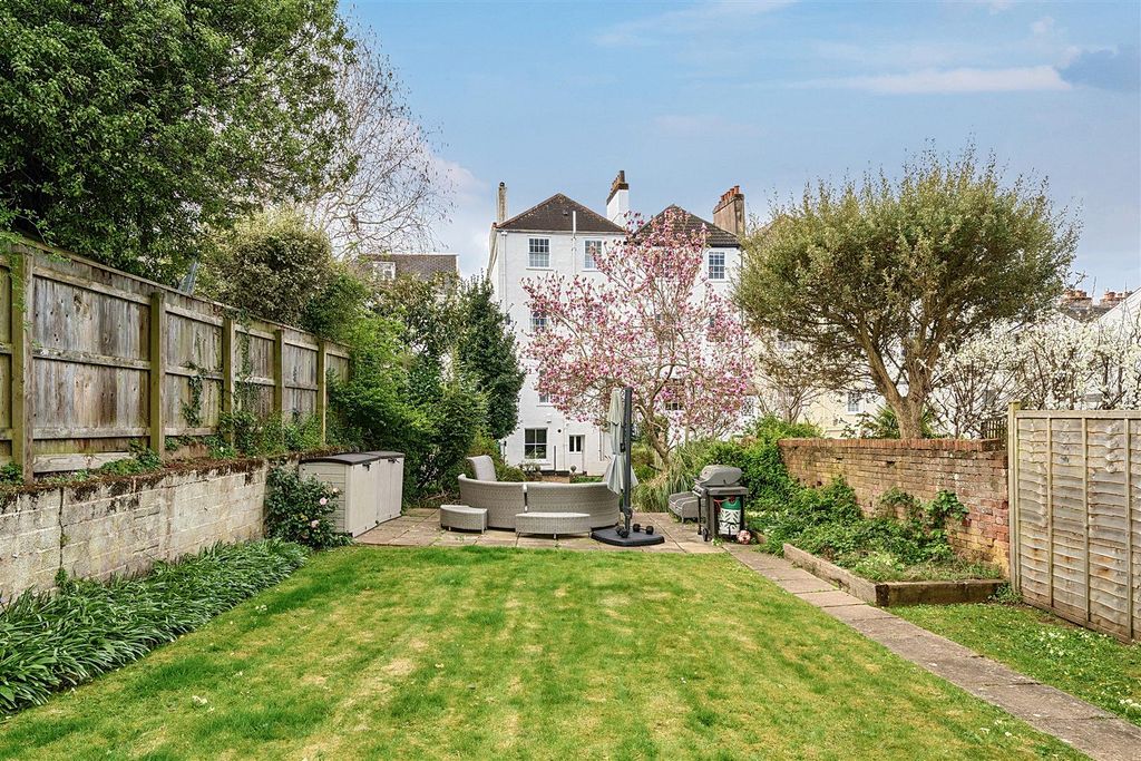 Property photo 1 of 22 Rear Garden
