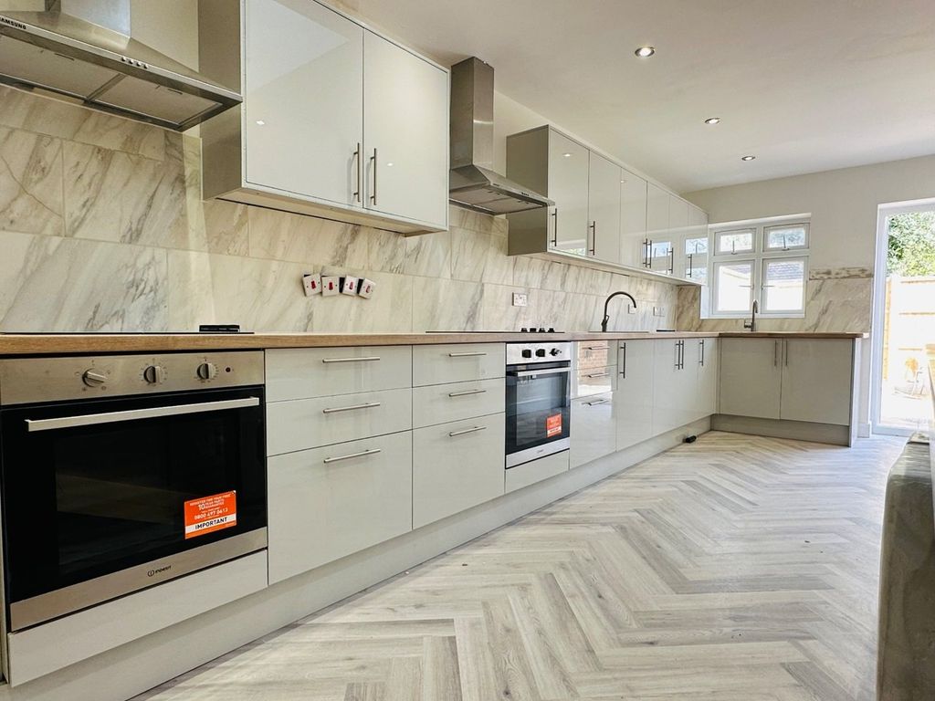 Property photo 2 of 3 Kitchen 