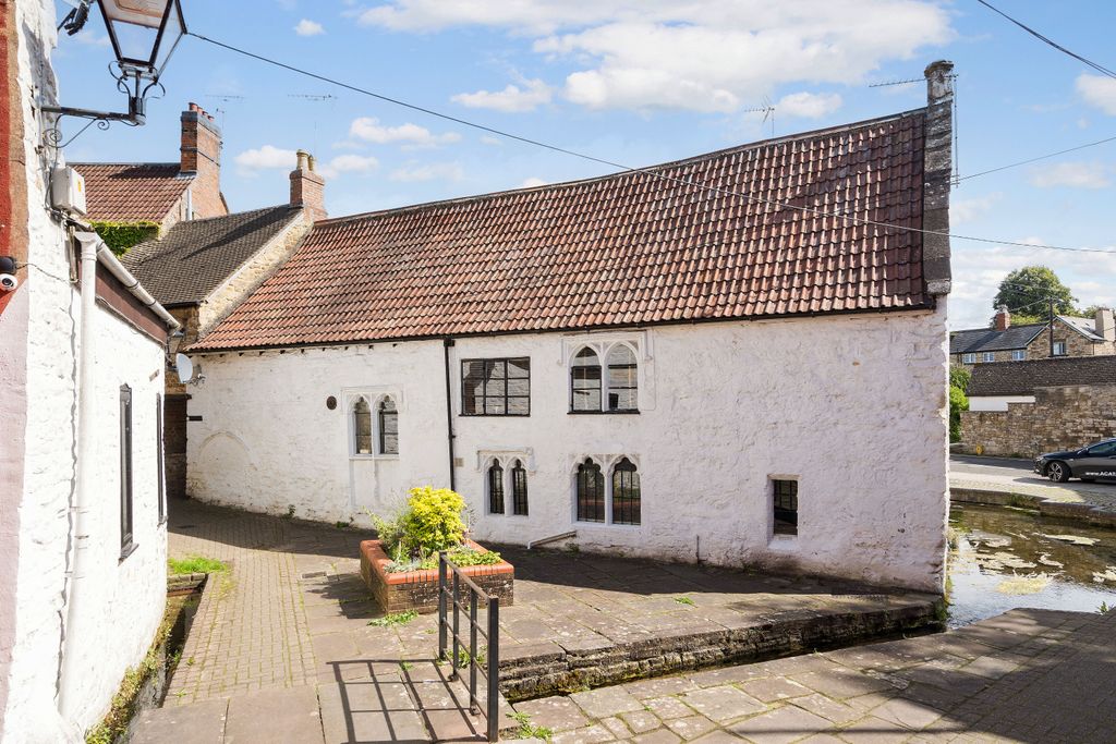 Property photo 1 of 15 1