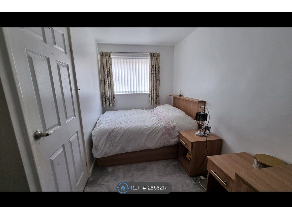 Property photo 3 of 16 Bedroom 2