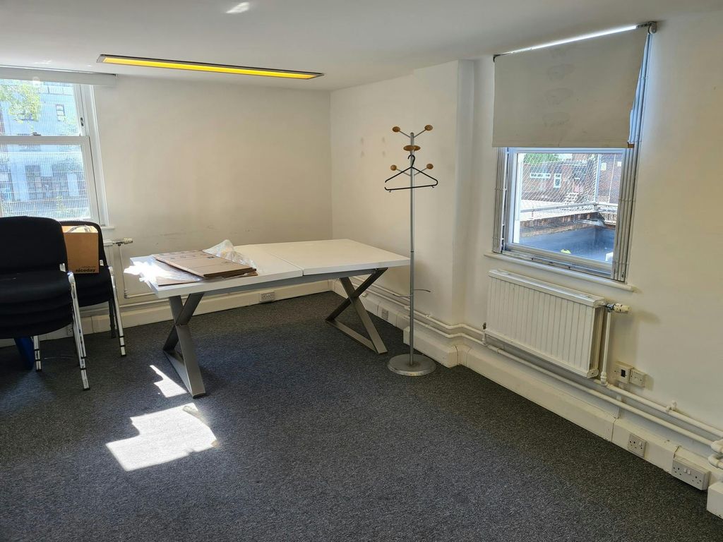Property photo 3 of 4 Int 2.Jpg