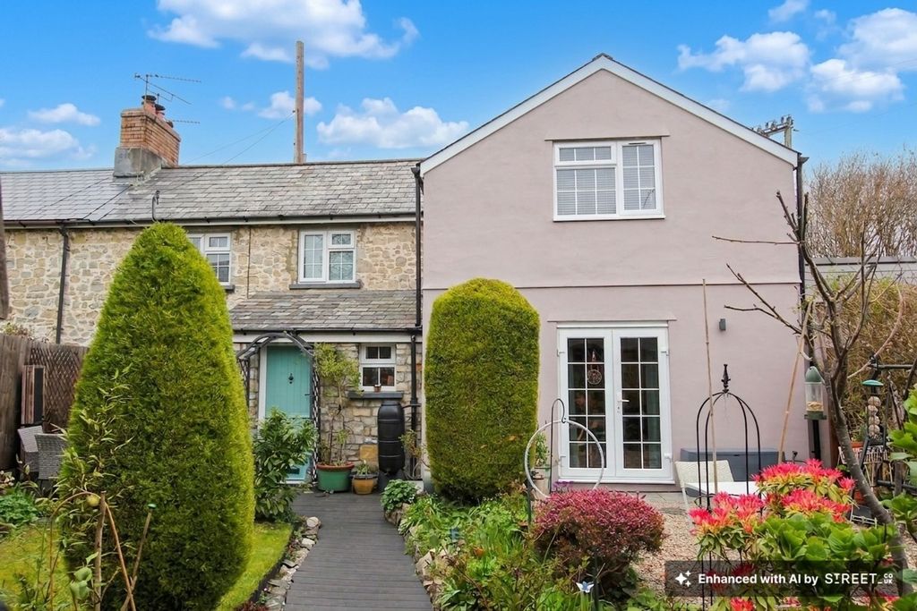 Property photo 1 of 44