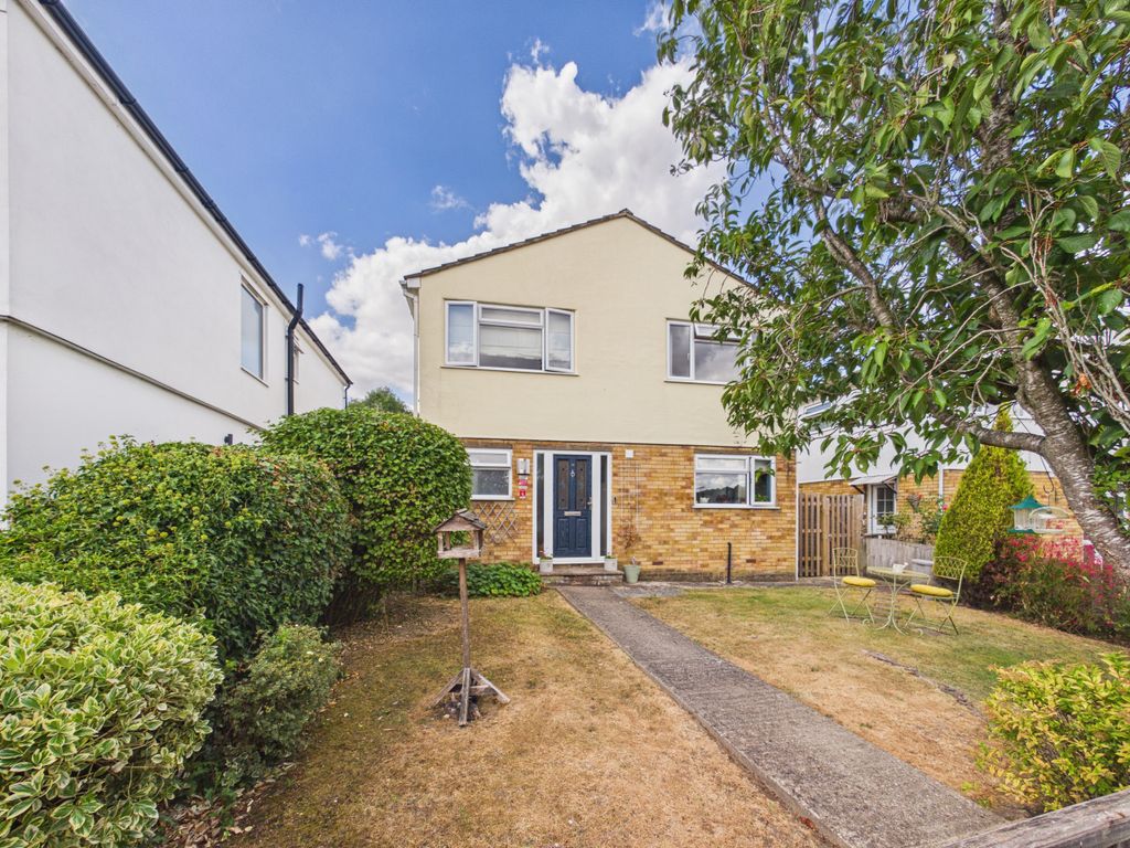 Property photo 1 of 19 Cam01354G0-Pr0759-Still040