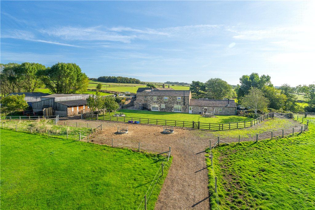 Property photo 2 of 33 Moorside Barn