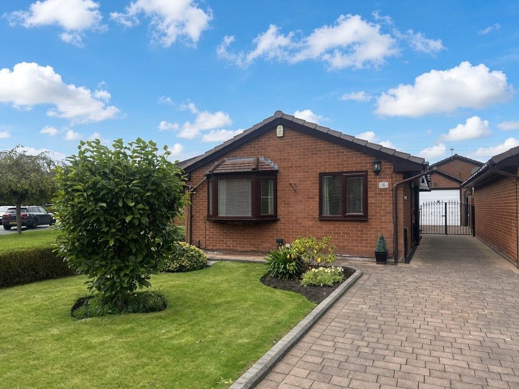 Property photo 1 of 19 External