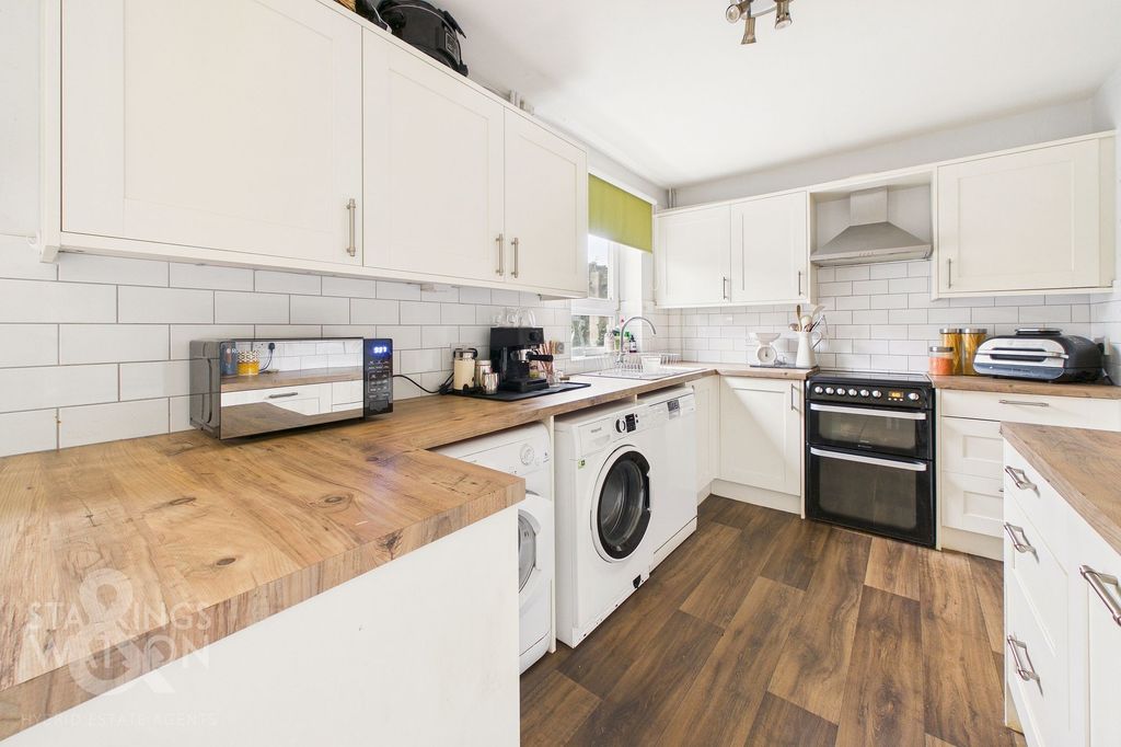 Property photo 3 of 26