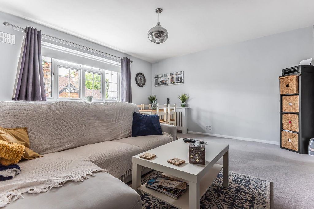 Property photo 2 of 9